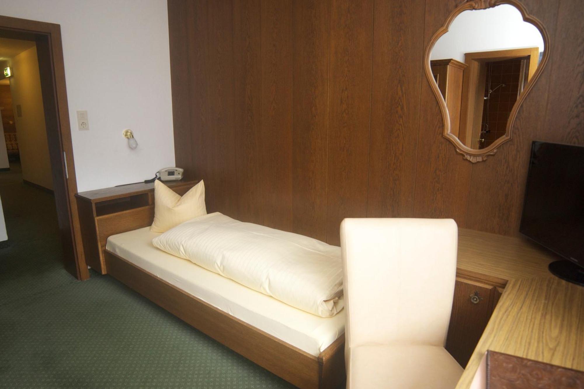 Hotel Sonnhof Mutters Oda fotoğraf